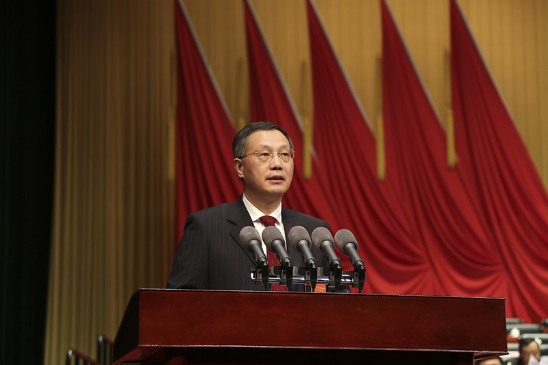 省高级人民法院代理院长孙潮在第二次全体会议上作报告