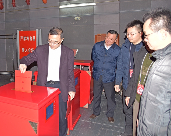 陈鸣明在省十三届人大二次会议前夕率队检查