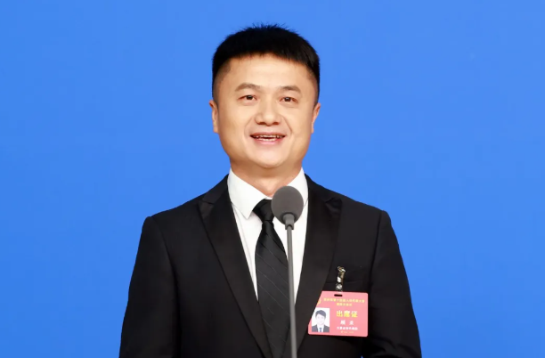 顾亚：扎根“贵州最高学府”，让乌蒙山的石头缝里开出灿烂的花