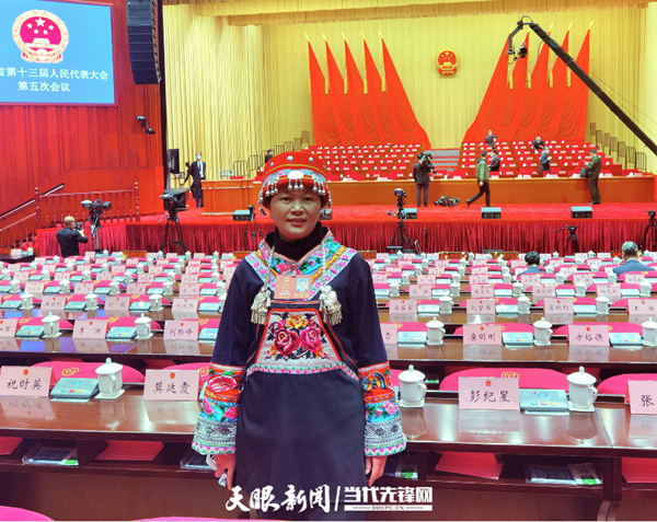袁杨美代表：落实“双减”政策，提升教学水平