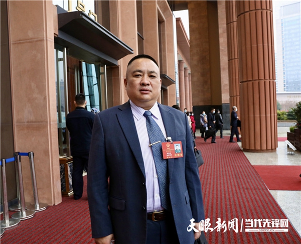 谢晓波代表：发挥先锋作用 助力黔货出山