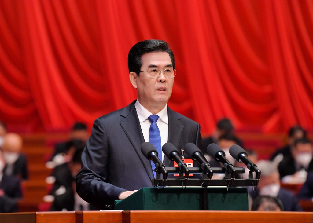 省长李炳军代表省人民政府向大会报告工作