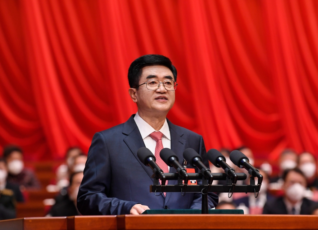 贵州省第十四届人大第一次会议举行第二次全体会议