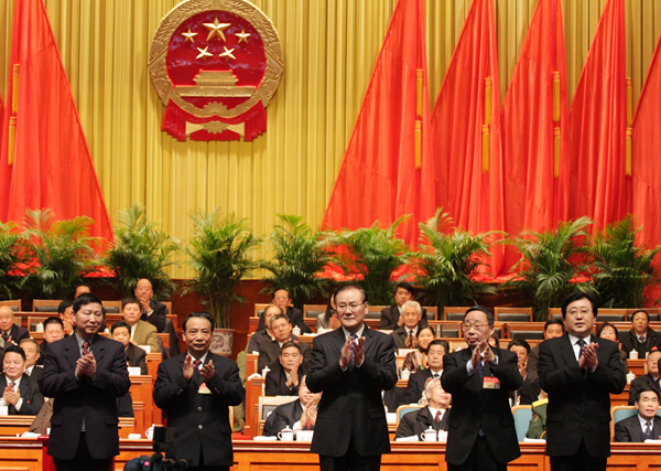 1月24日上午省十一届人大一次会议举行第三次全体会议（组图）