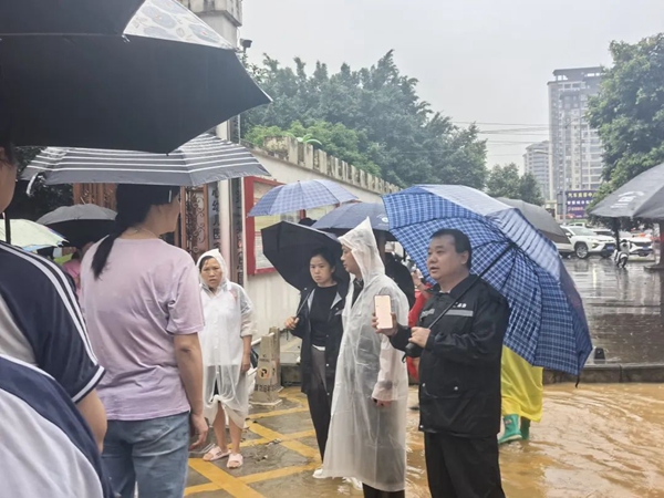 十余个日夜的坚守——记榕江县人大常委会副主任、车民街道党工委书记田耕