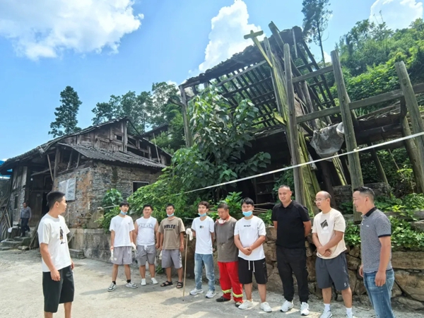 贵阳市乌当区下坝镇人大代表周洪洪：依法履职推动“空心房”整治 筑牢群众安全防线
