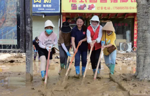 石彩单代表：洪灾一线践诺言