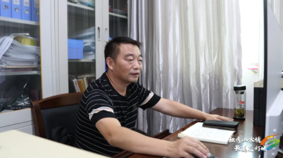 独山县人大代表王大文：田间地头的“守护者” 民生发展的“建言人”