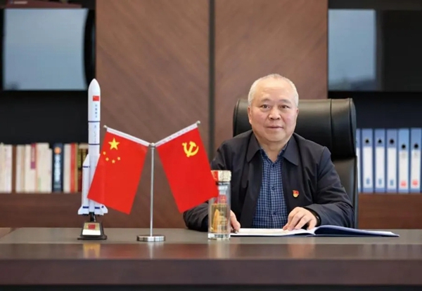双岗建功谋发展 尽职履责践初心——记全国人大代表，中国振华电子集团有限公司党委书记、董事长肖立书