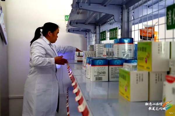 独山县人大代表黎跃云：30余载护村民健康 一腔热忱绘民生画卷