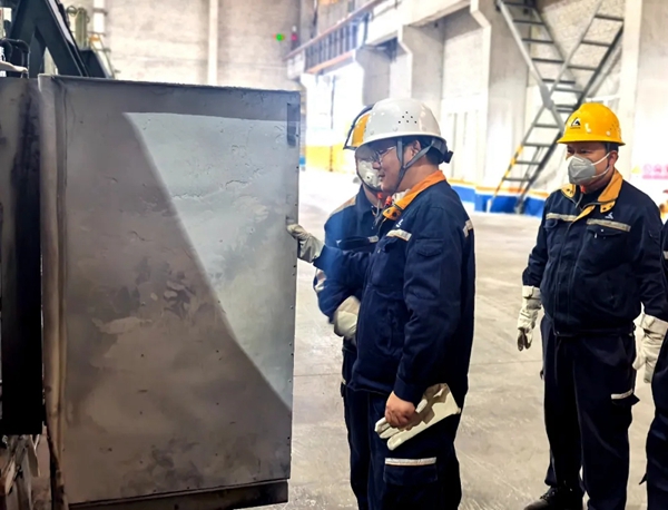 履职一年间 | 周锋代表：“AI炼铝师”驱动高质量发展