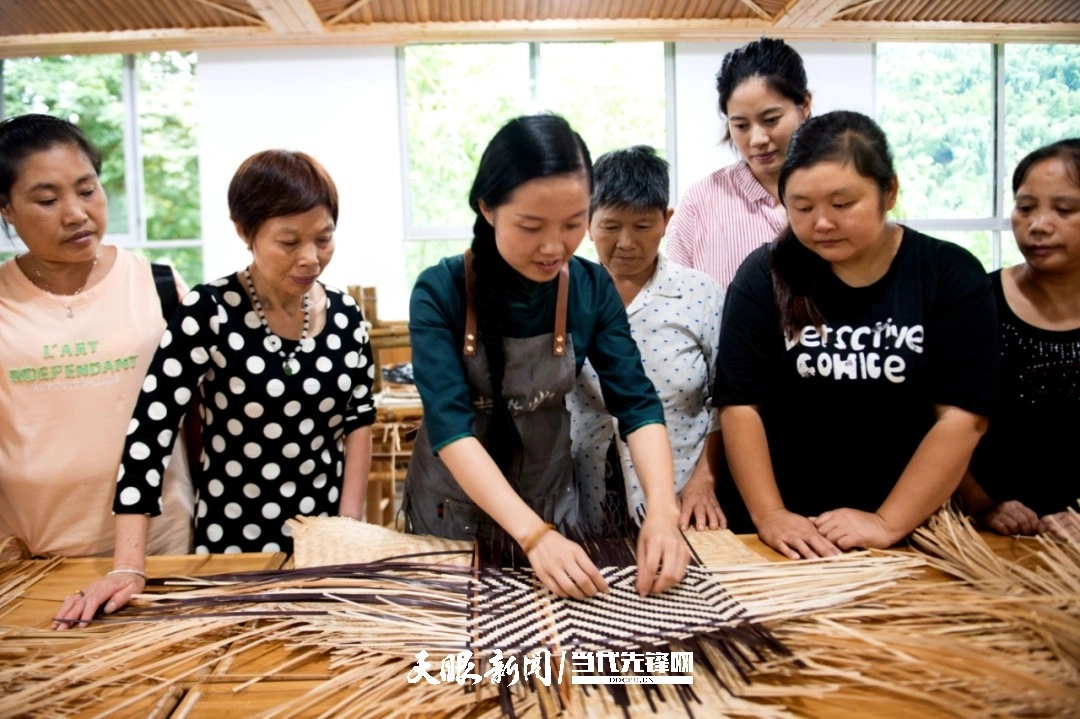 杨昌芹代表：竹子拔节声就是乡村振兴的脚步声