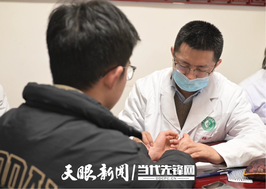 【问政问需在基层】如何让群众在家门口看上“好中医”？杨硕代表：推动优质中医药资源下沉