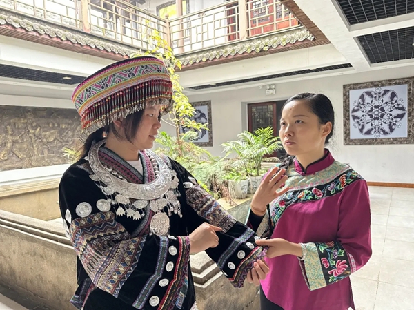 全国人大代表杨昌芹：一根竹篾编出民族团结与乡村振兴同心结