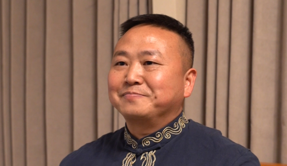 郑培坤代表：春风送暖 岑巩万亩油菜花等你来赏