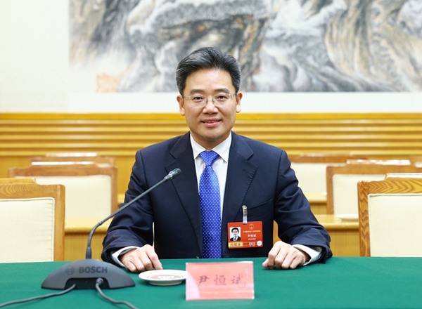 全国人大代表、贵州省安顺市市长尹恒斌：想安顺，就去安顺，看安顺古城大明遗风！