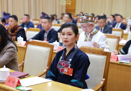 全国人大代表李利带着乡亲们关注的这些问题上会了