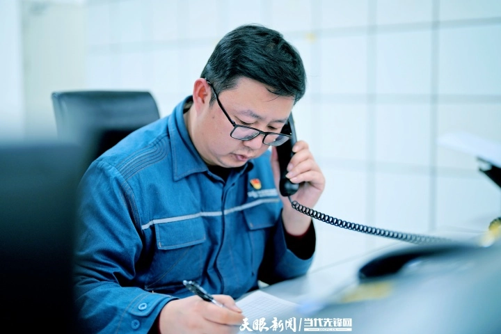 对话周敬余代表：用“智慧电”点亮乡村 以“数字网”护航振兴