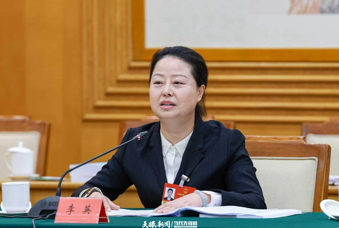 李英代表：让更多温暖之光照亮罕见病患者