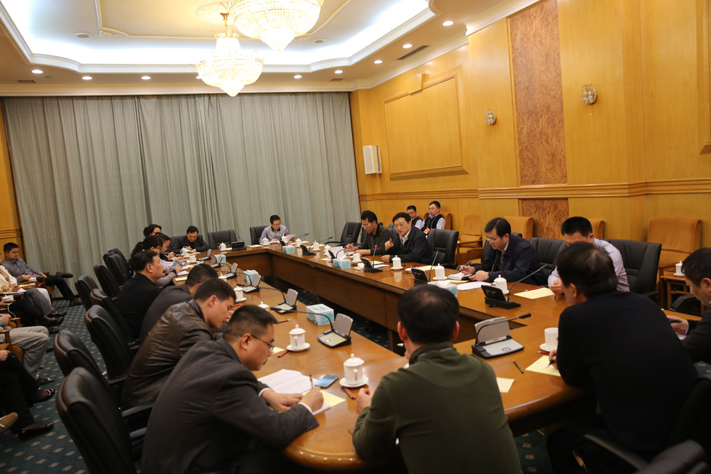 2日晚上，贵州代表团随团工作组召开协调会，研究部署相关工作
