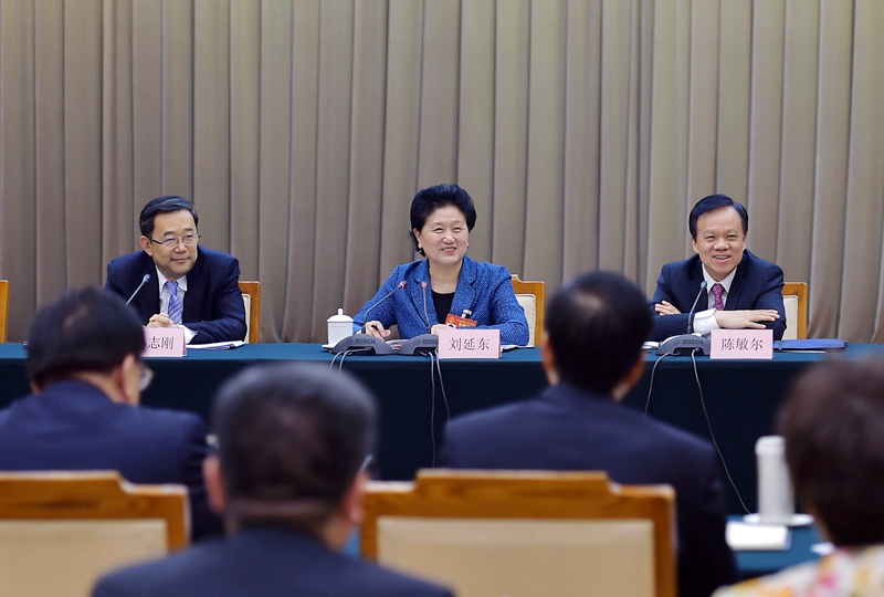 刘延东:努力实现贵州弯道取直后发赶超