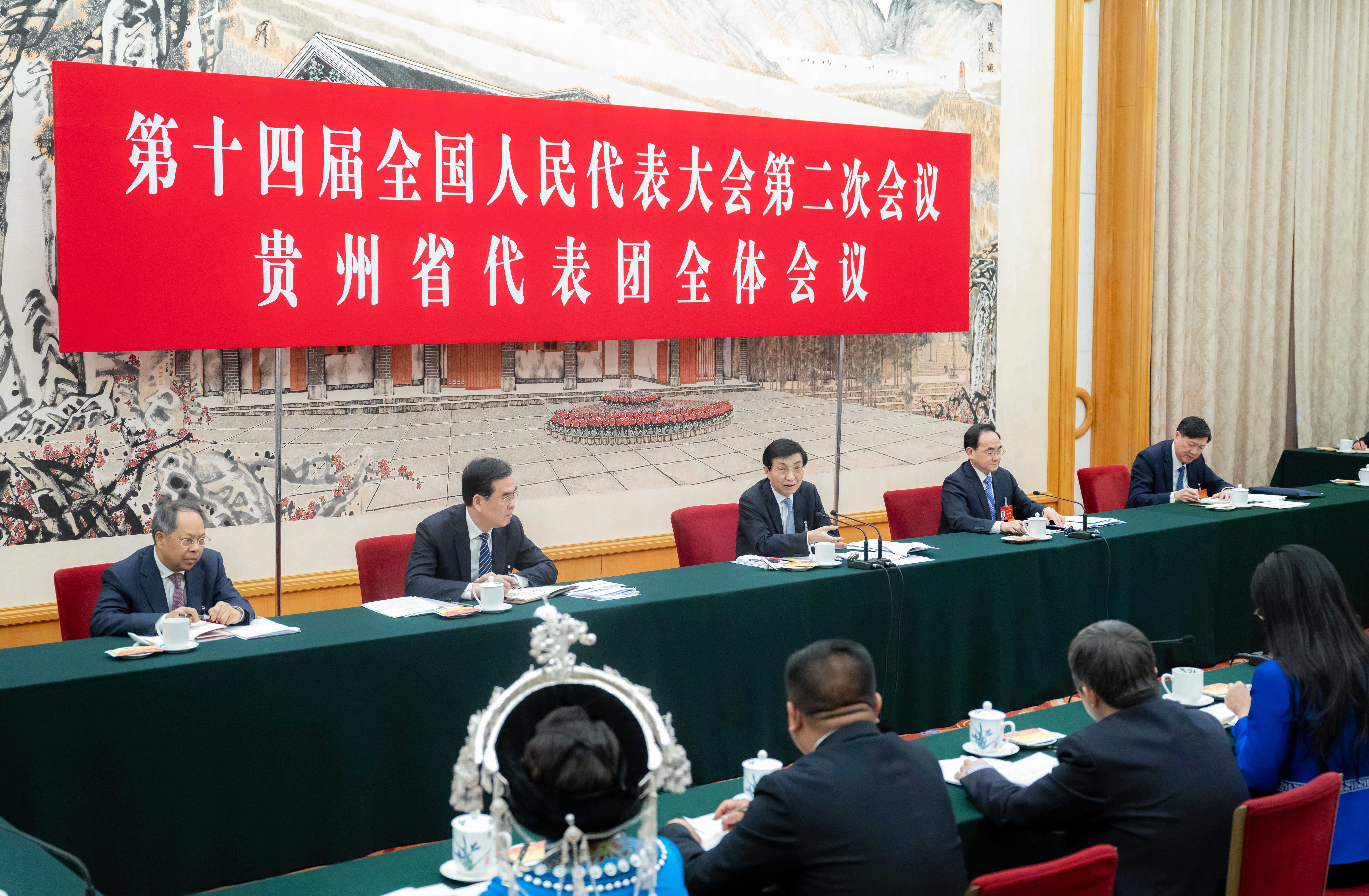 王沪宁参加贵州代表团审议 徐麟主持