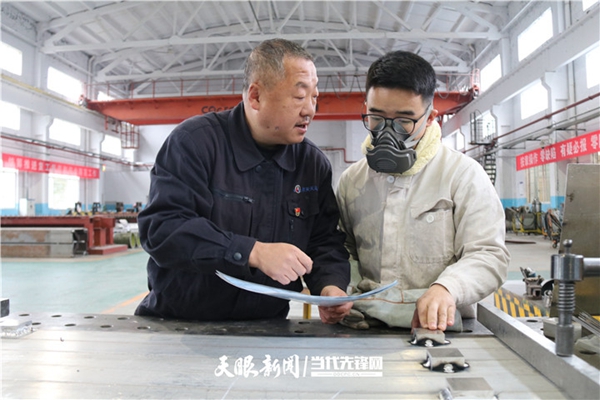 两会微镜头丨姜涛代表：“大国工匠”是怎样炼成的？
