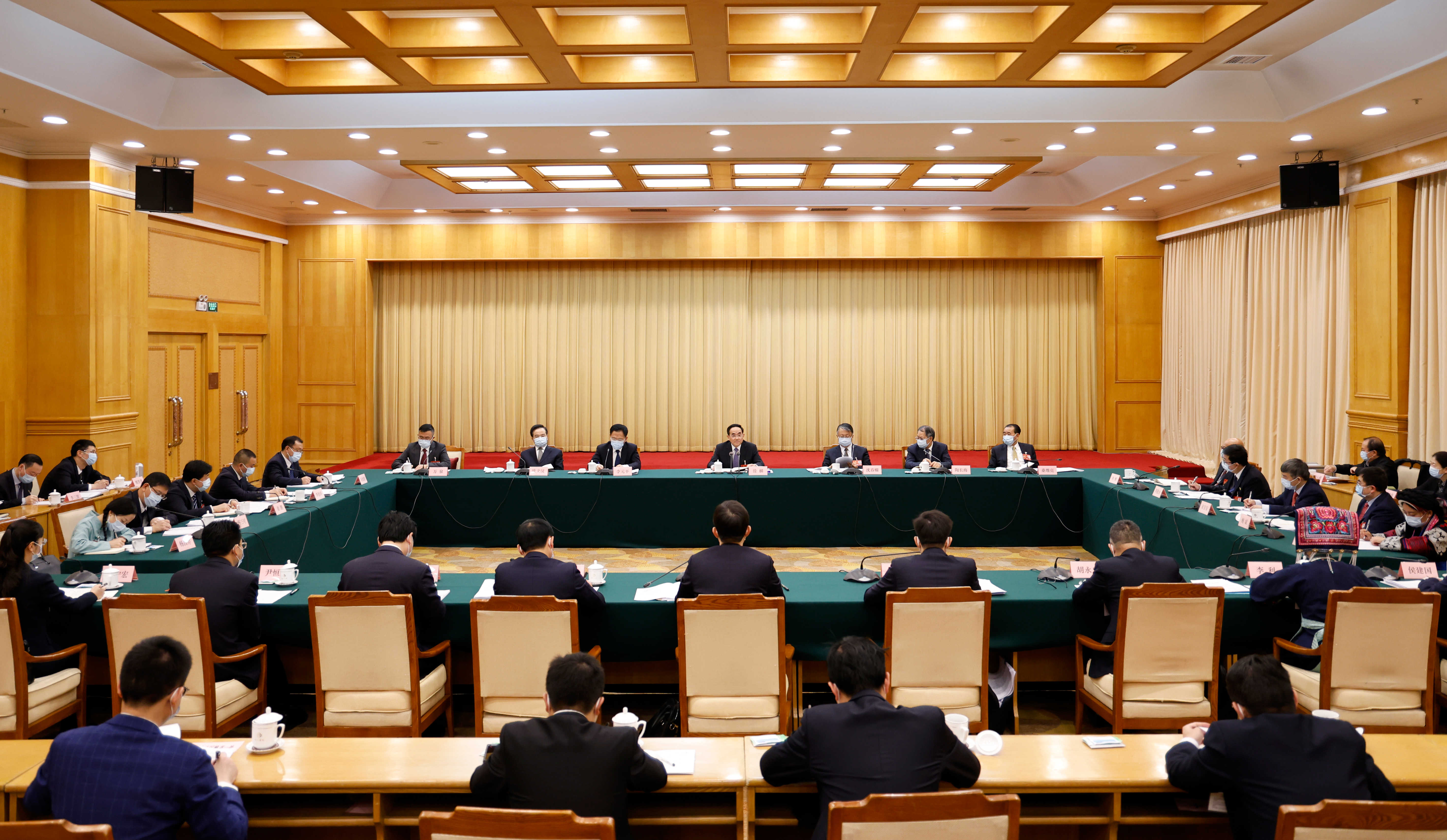 徐麟在审议政府工作报告时说 更加深刻领悟“两个确立”的决定性意义 加快推动贵州高质量发展实现新跨越