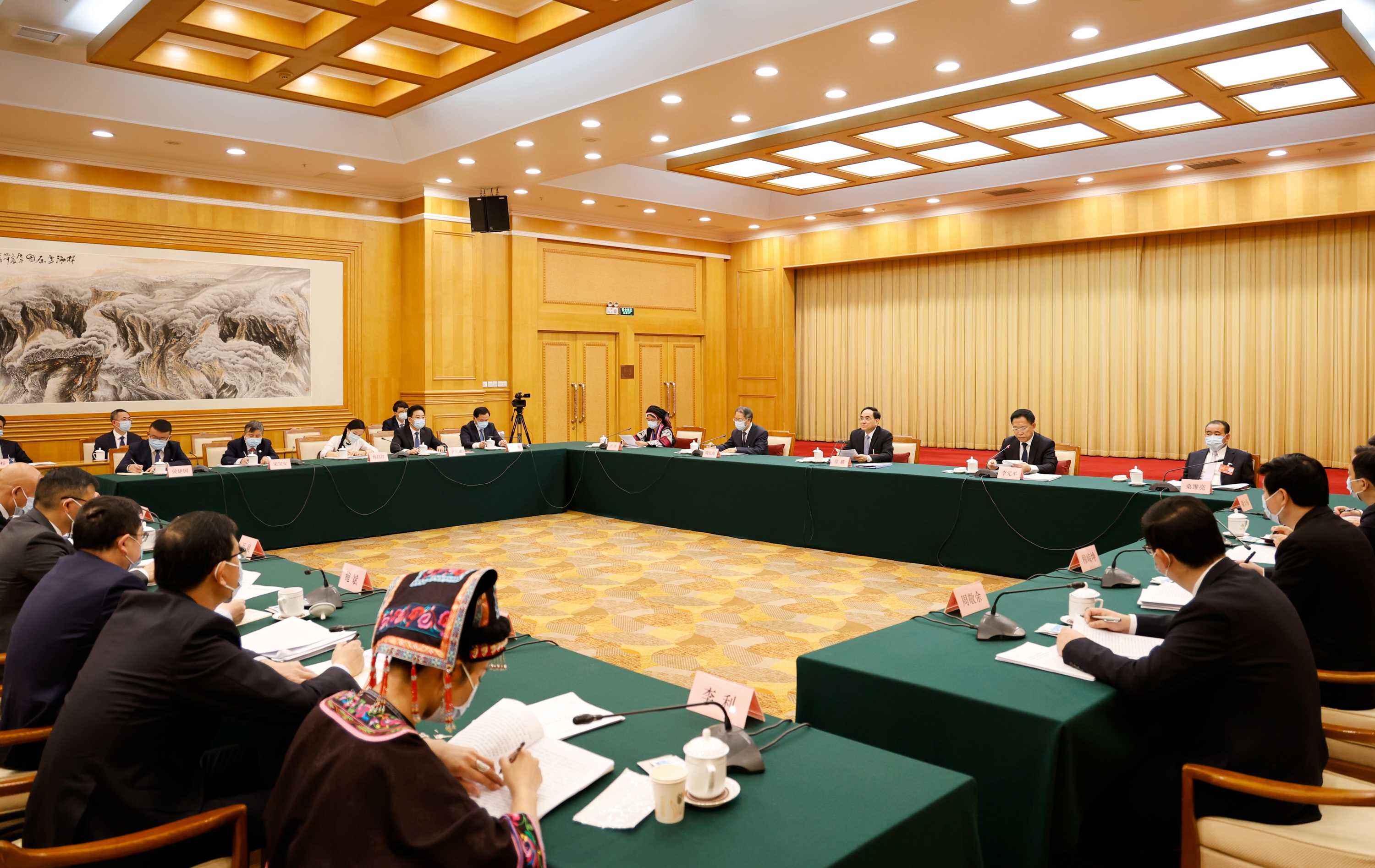贵州代表团举行会议 学习贯彻习近平总书记重要讲话精神 审议中华人民共和国立法法修正草案