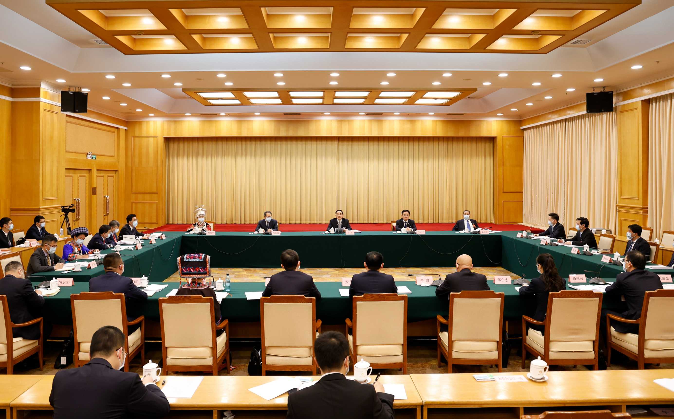贵州代表团分组审议全国人大常委会工作报告