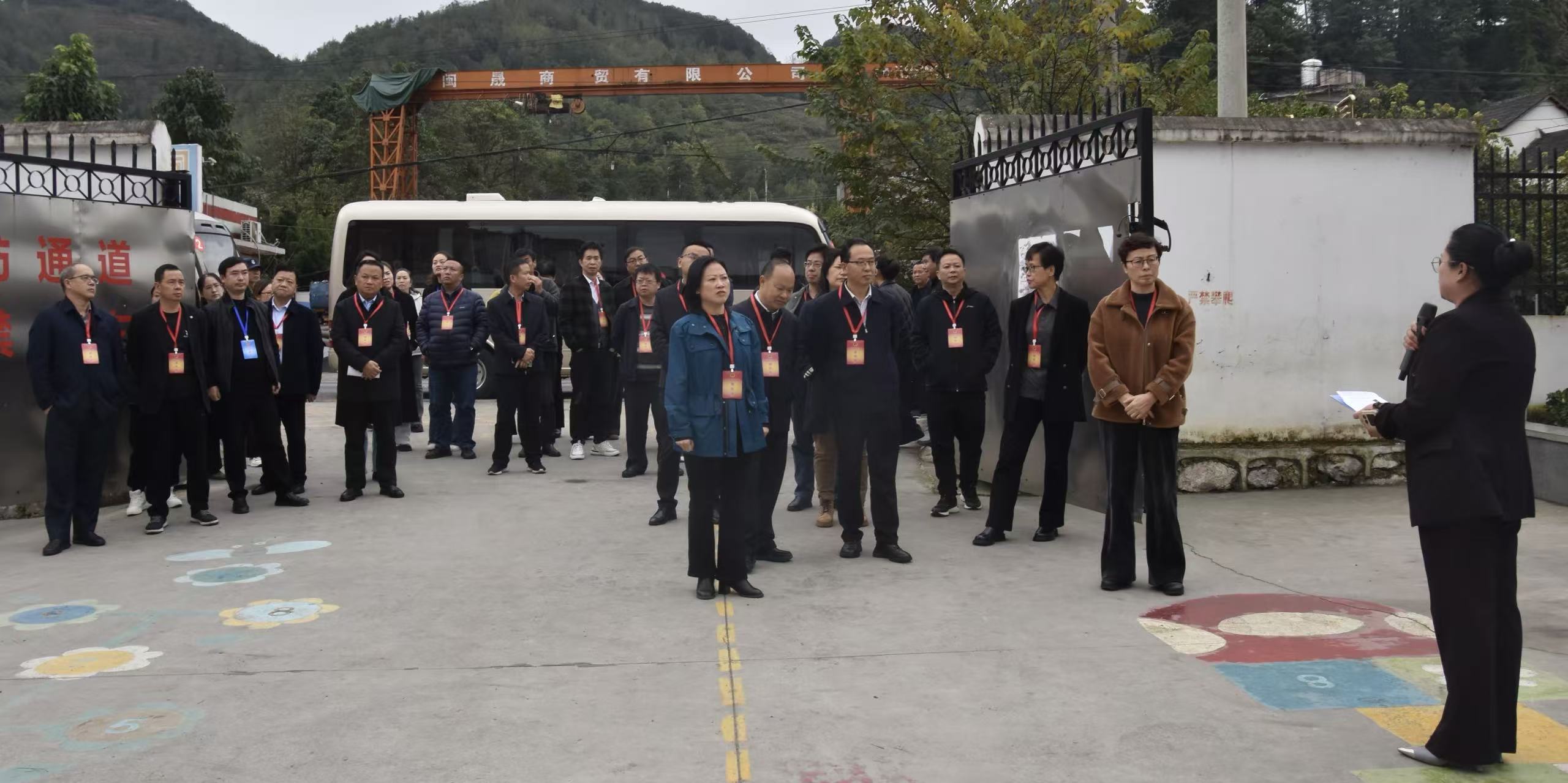 省市县代表视察织金县八步街道第二小学改扩建项目(织金县人大办:鄢小礼 摄影).jpg