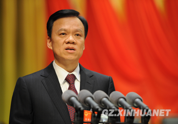 陈敏尔作政府工作报告
