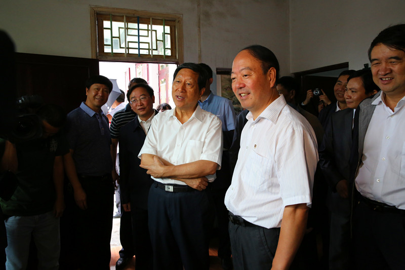 全国人大常委会副委员长张平在我省考察调研    赵克志拜会