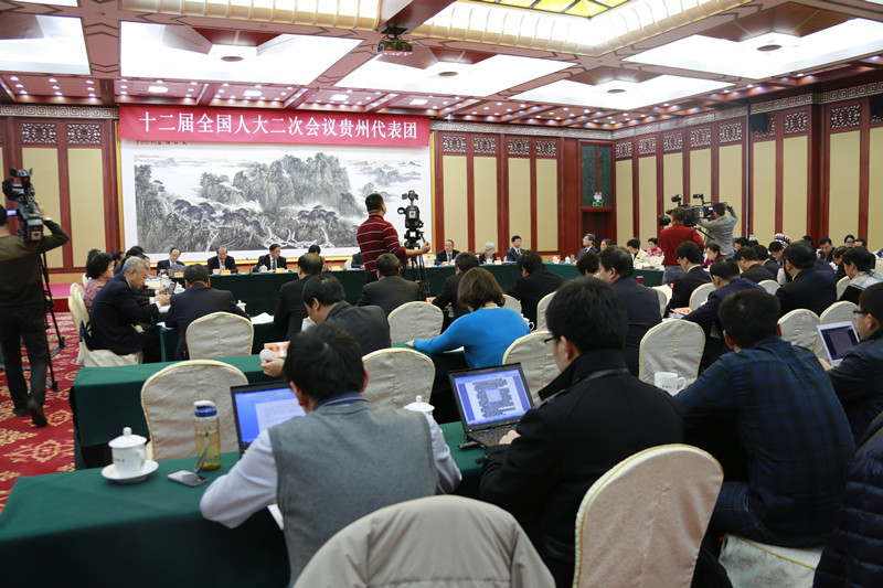 贵州代表团审议《全国人大常委会工作报告》