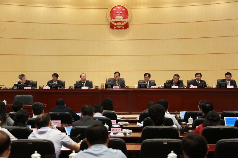 省十二届人大常委会第二十八次会议会议现场