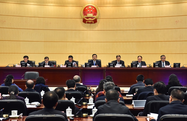 11月8日，省十三届人大常委会第六次会议在贵阳举行