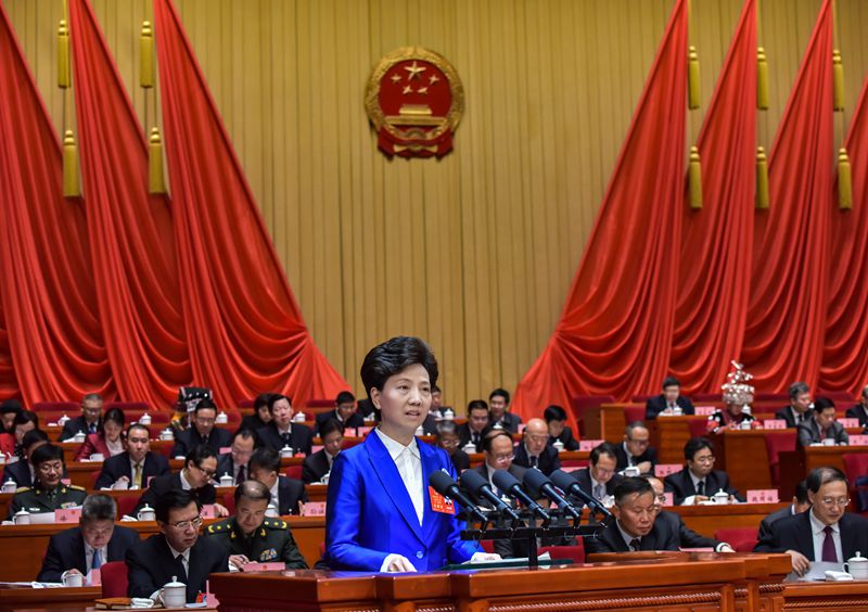 贵州省委副书记、省长谌贻琴作政府工作报告
