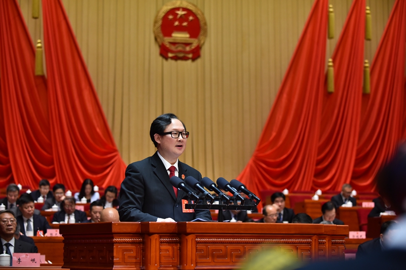 省高级人民法院院长韩德洋作报告