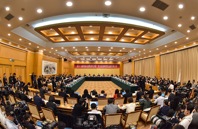 3月7日，出席十三届全国人大二次会议的贵州代表团在驻地举行团组开放日活动，83家中外媒体142名记者前来采访