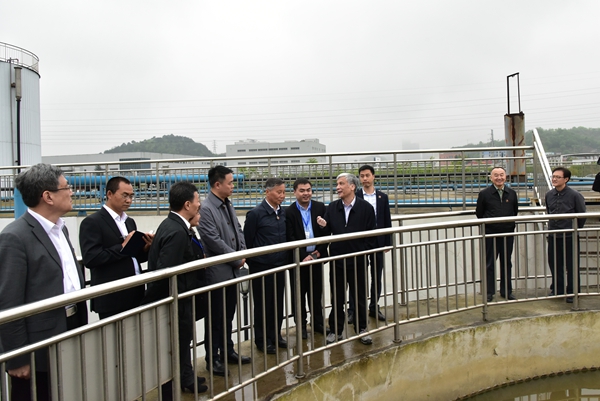 4月14日至18日，丁仲礼率全国人大常委会执法检查组到我省开展水污染防治法执法检查