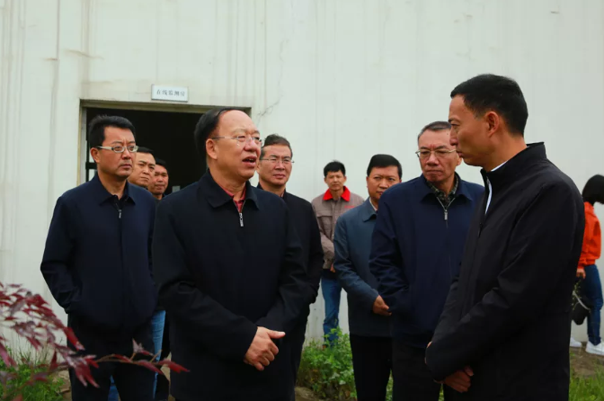 依法推进打好污染防治攻坚战！刘远坤率执法检查组赴六盘水开展执法检查