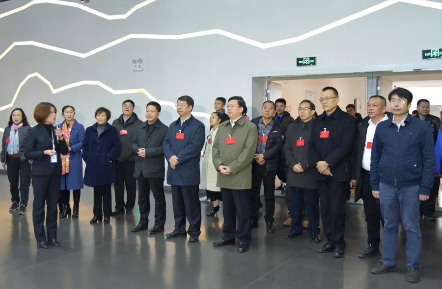 贵州省第十三届全国人大代表赴黔西南州开展集中视察 史耀斌参加