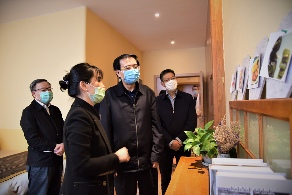 李飞跃率调研组赴贵阳开展 《贵州省养老服务条例》立法工作调研