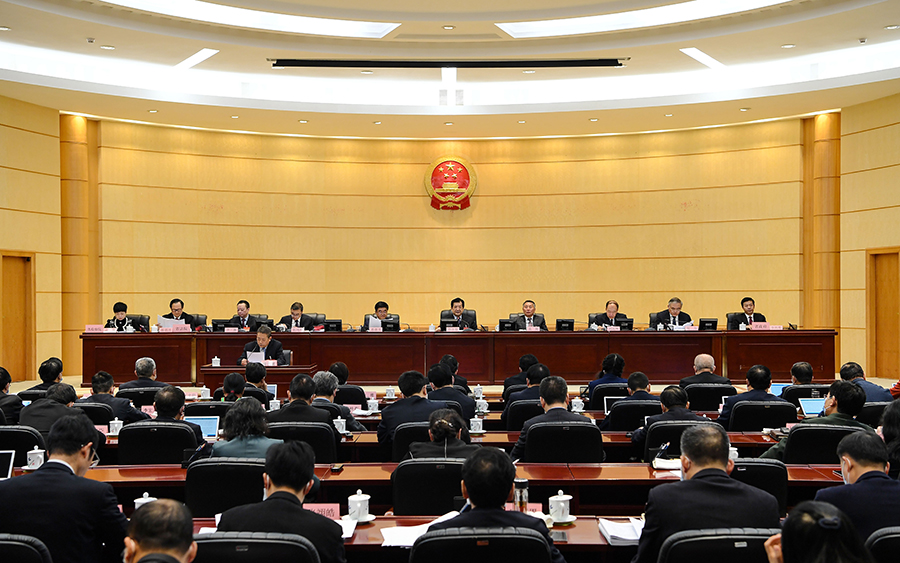 省十三届人大常委会第二十二次会议举行第一次全体会议  孙永春主持