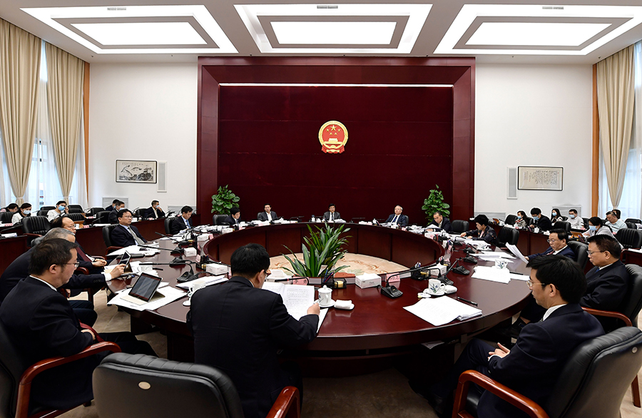 省十三届人大常委会第七十八次主任会议召开  决定5月24日在贵阳召开省十三届人大常委会第二十六次会议