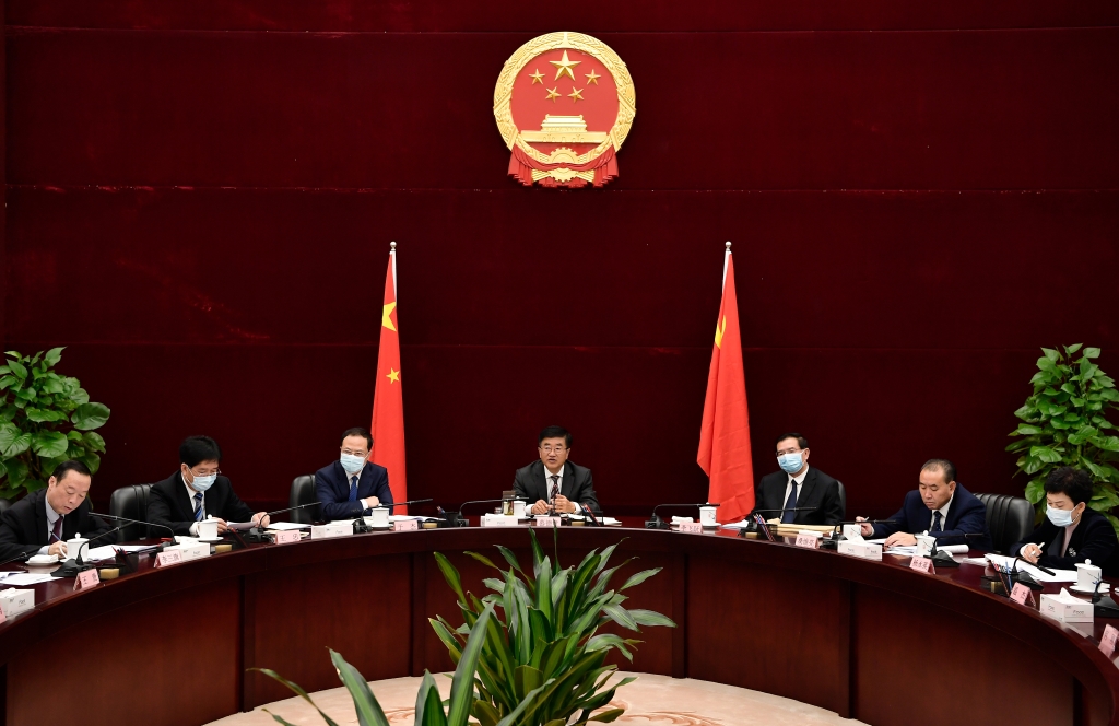 省人大常委会党组召开扩大会议暨理论学习中心组专题学习会