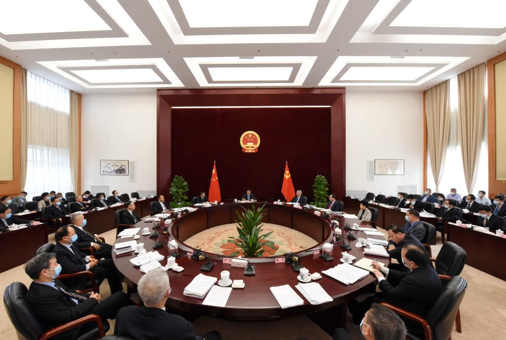 省人大常委会党组召开扩大会议