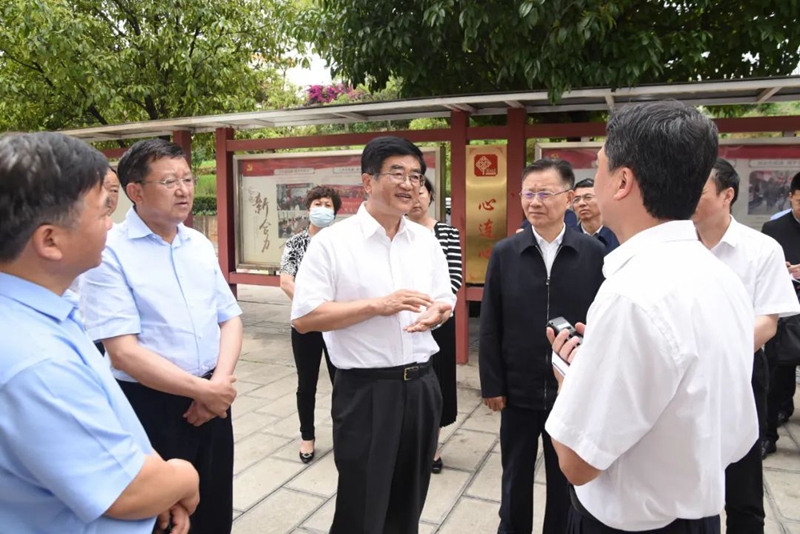 慕德贵率队赴云南省考察调研