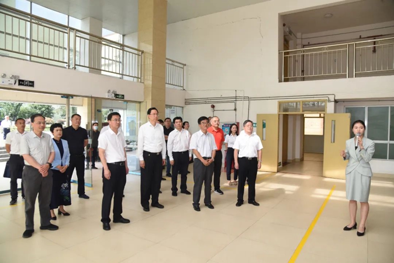 省人大常委会调研组赴贵阳市修文县调研