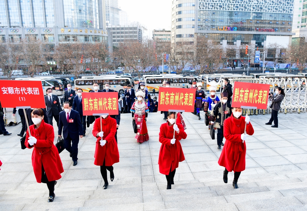 代表进场！省十四届人大一次会议今日上午9时开幕